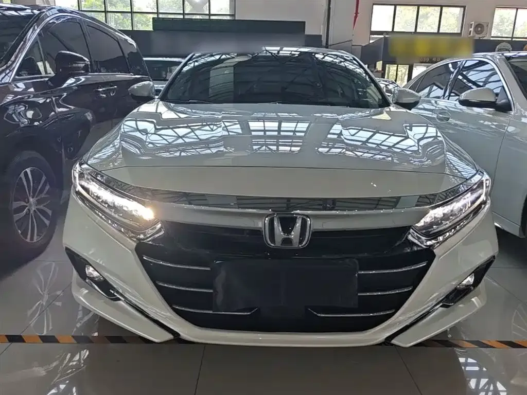 Honda Accord — фото 9