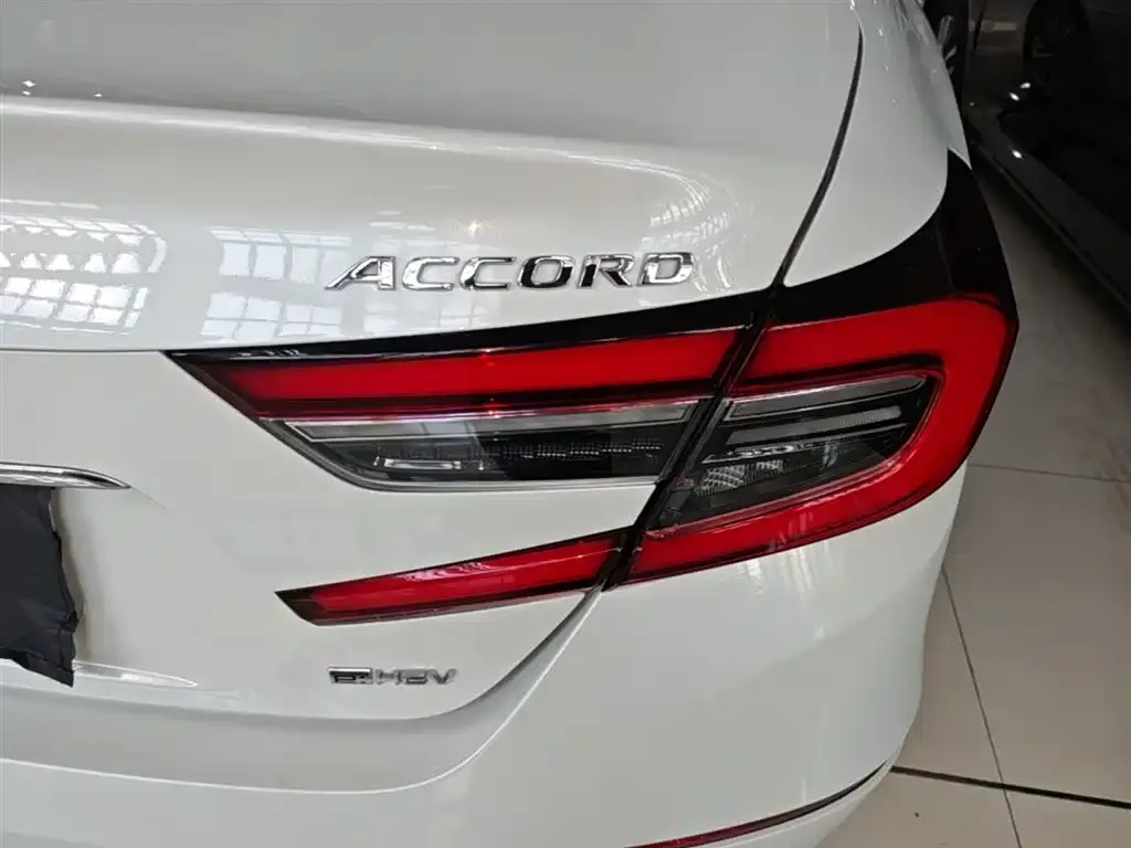 Honda Accord — фото 8