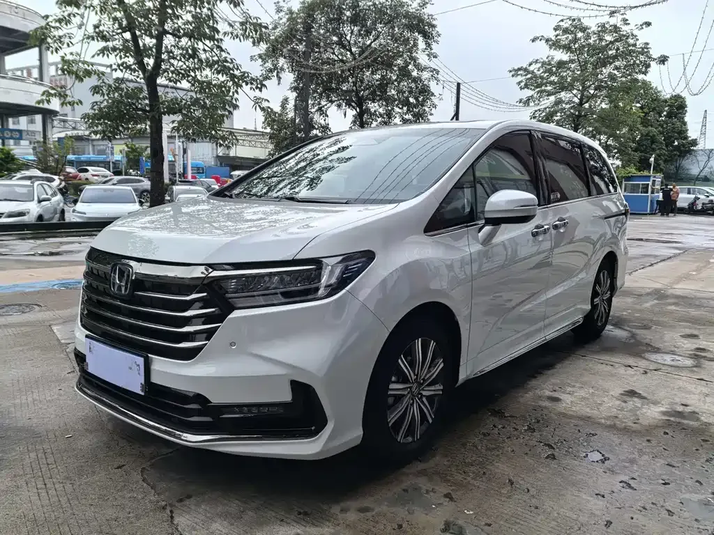 Honda Odyssey — фото 1