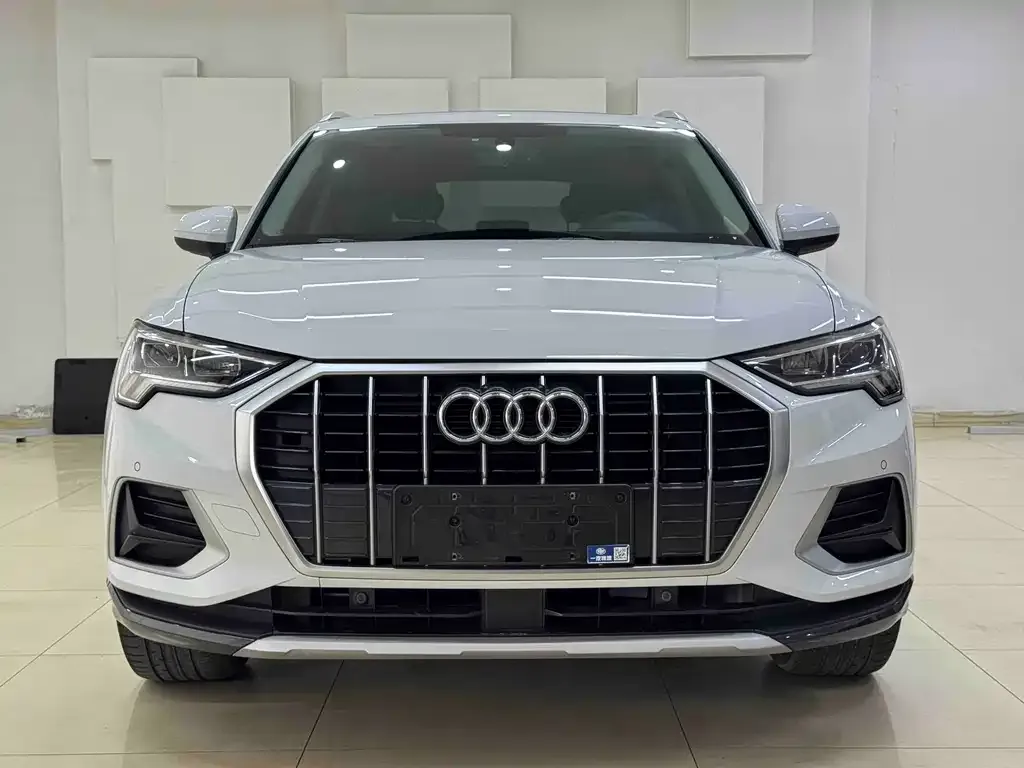 Audi Q3 — фото 10