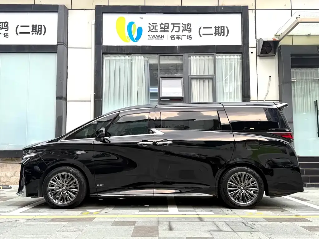 Toyota Vellfire — фото 7