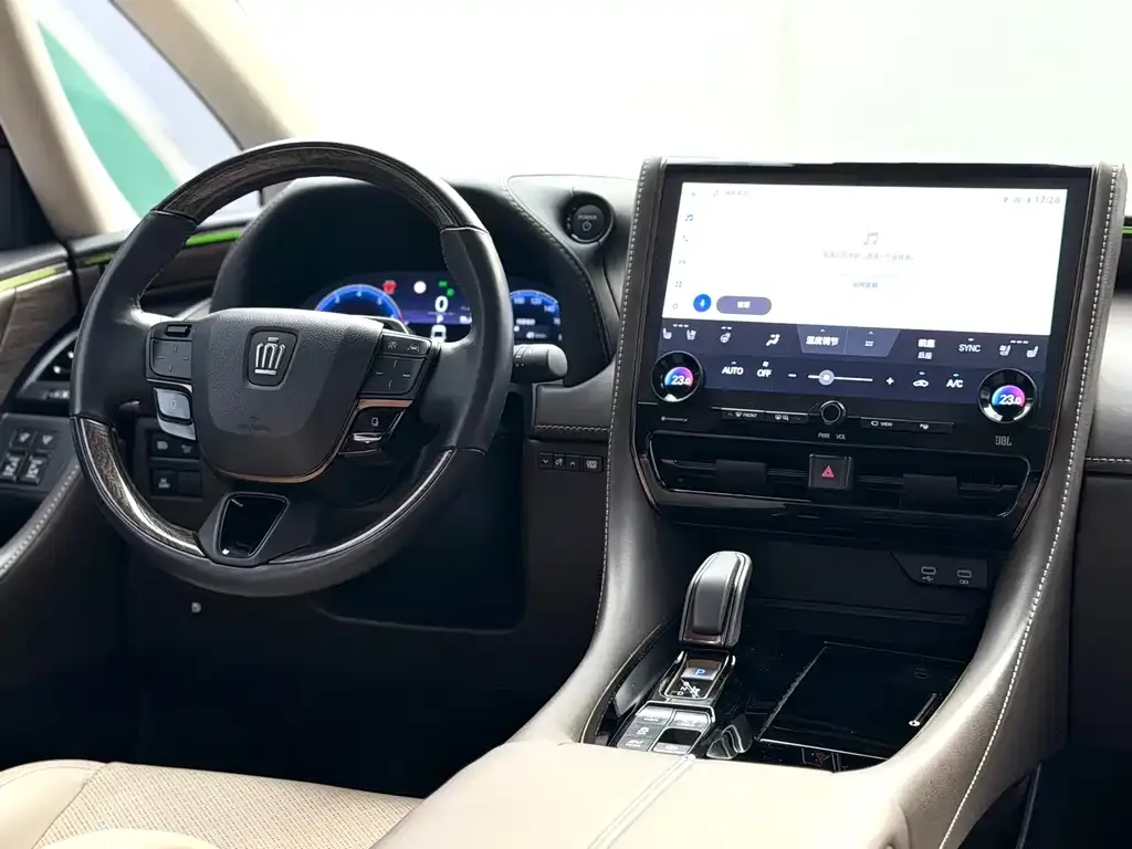 Toyota Vellfire — фото 4