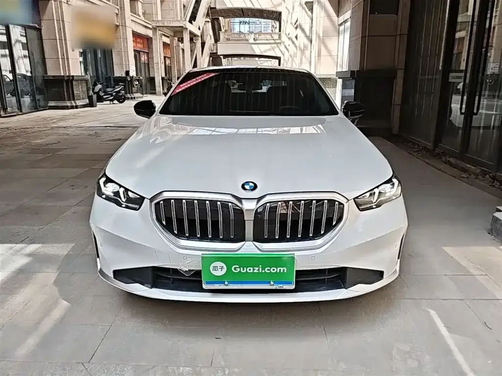 BMW 5 Series — фото 8