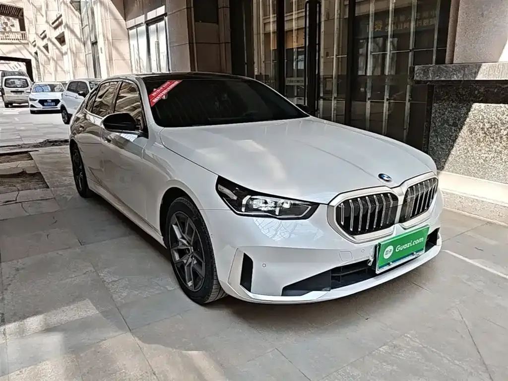 BMW 5 Series — фото 9