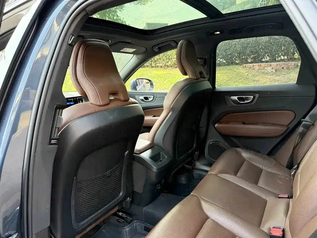 Volvo XC60 2024 из CN, фото 5