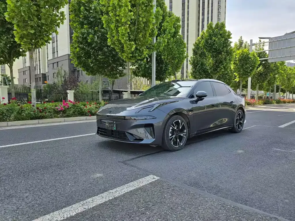 Lynk & Co 07 EM-P