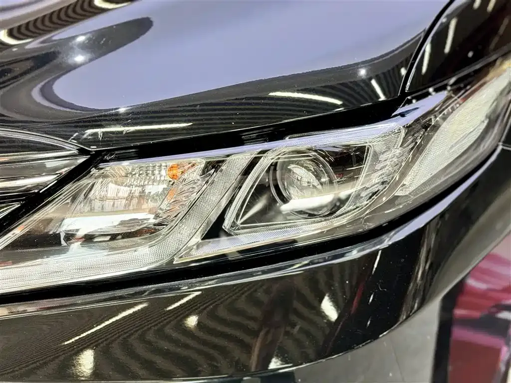 Toyota Camry — фото 6