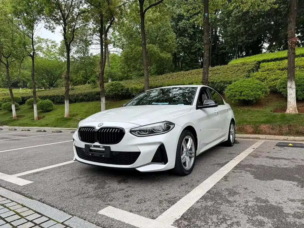BMW 1 Series — фото 1
