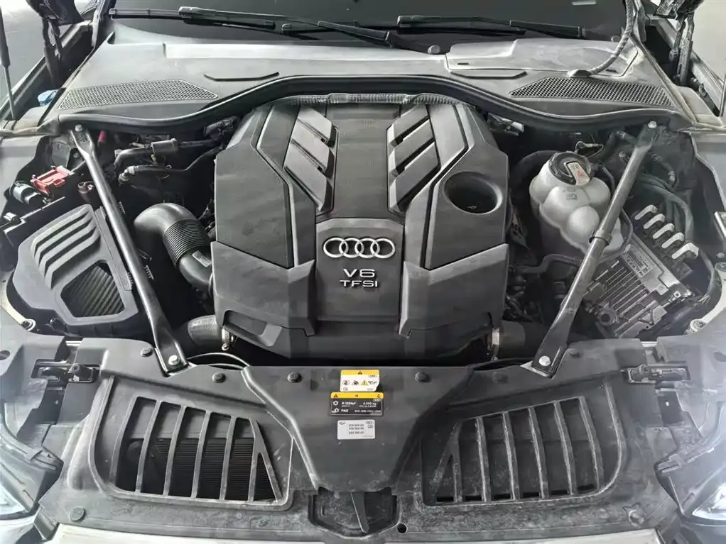 Audi A8 — фото 10