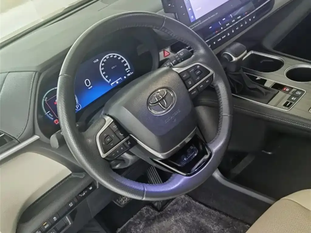 Toyota Sienna — фото 4