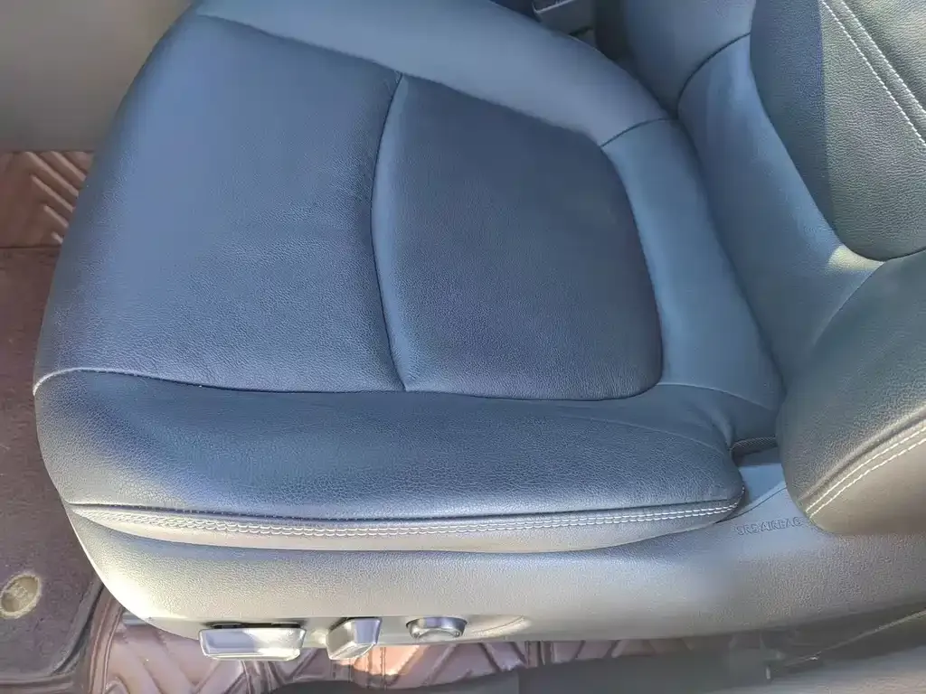 Toyota RAV4 — фото 3