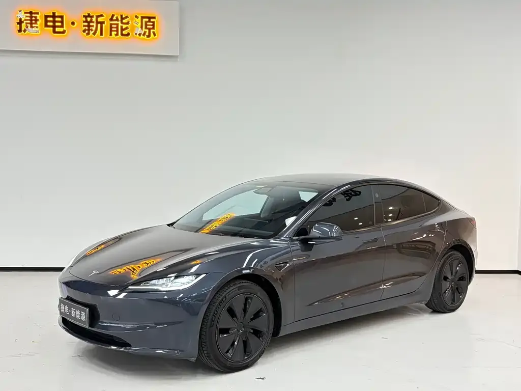 Tesla Model 3 — фото 1
