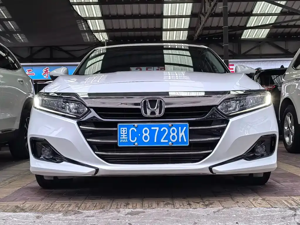 Honda Accord — фото 1