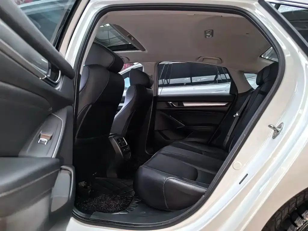 Honda Accord — фото 2