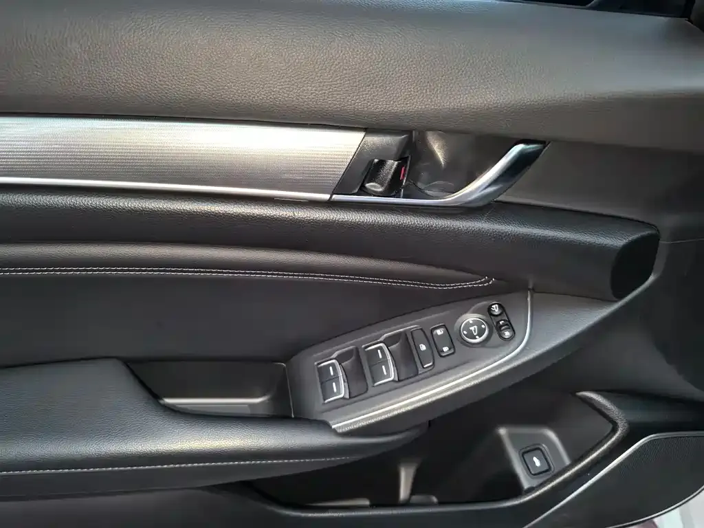 Honda Accord — фото 5