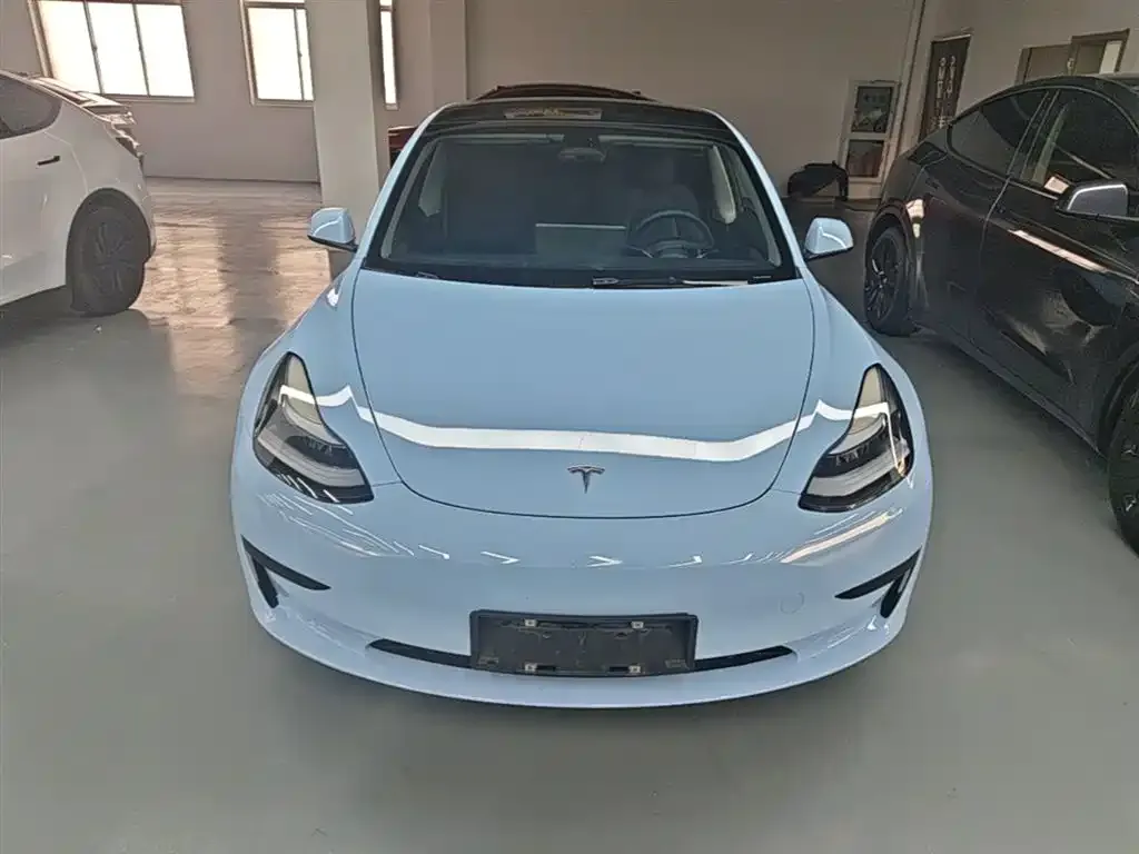 Tesla Model 3 — фото 2