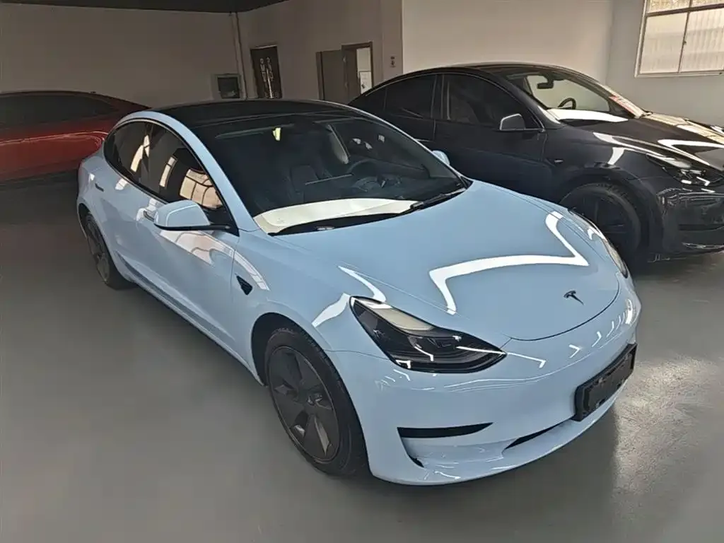 Tesla Model 3 — фото 4