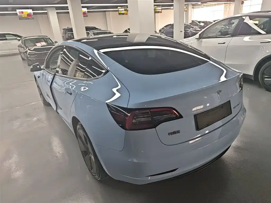 Tesla Model 3 — фото 9