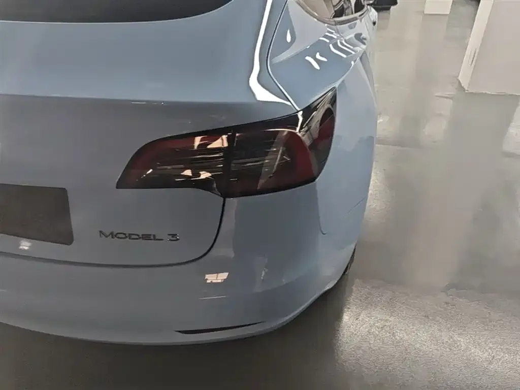 Tesla Model 3 — фото 3