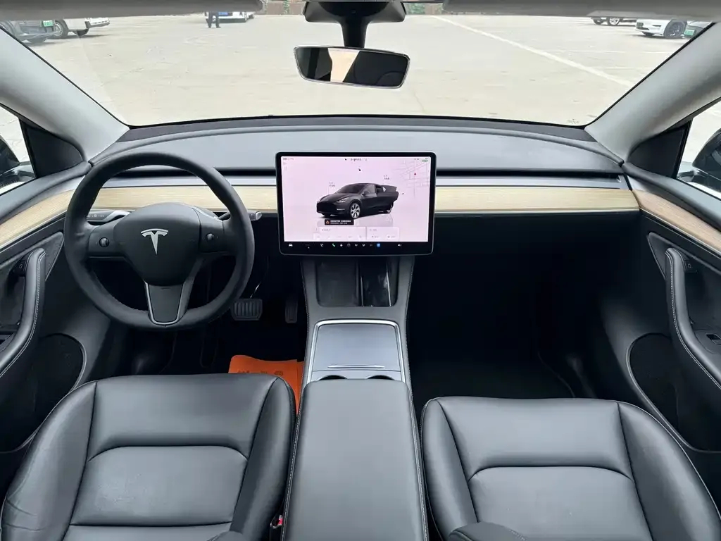 Tesla Model Y — фото 5