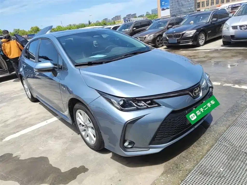 Toyota Corolla — фото 10