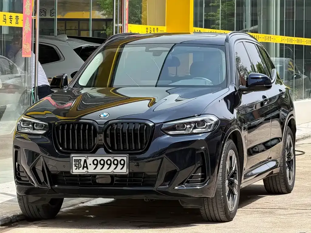BMW iX3
