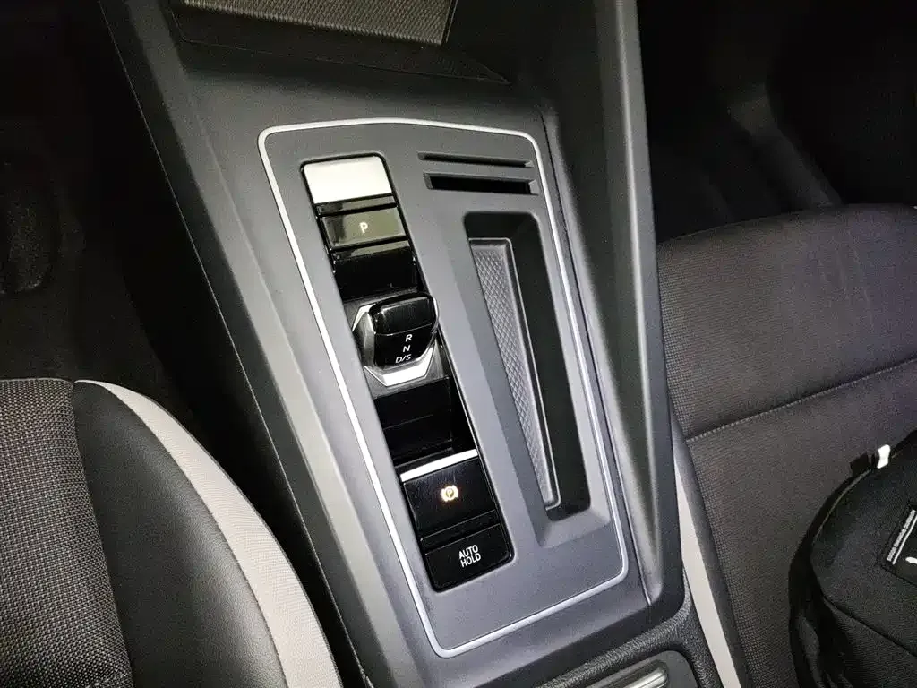Volkswagen Golf 2022 из CN, фото 9