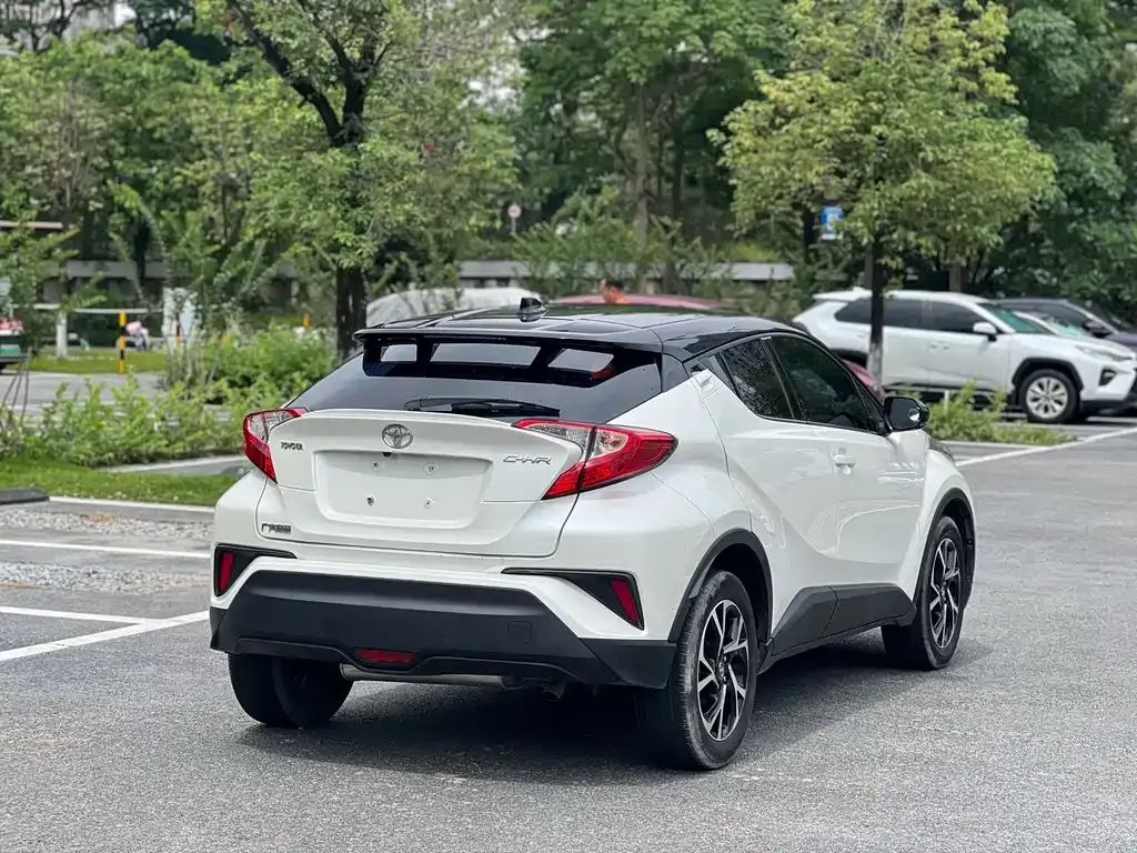 Toyota C-HR — фото 5