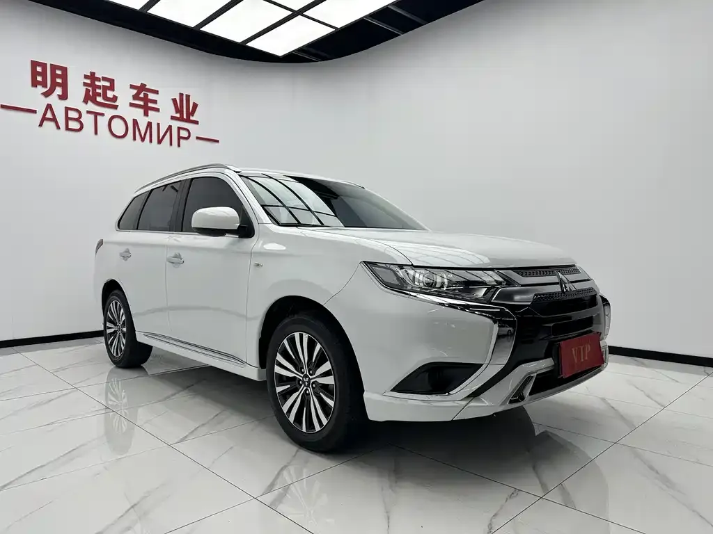 Mitsubishi Outlander 2022 из CN, фото 7