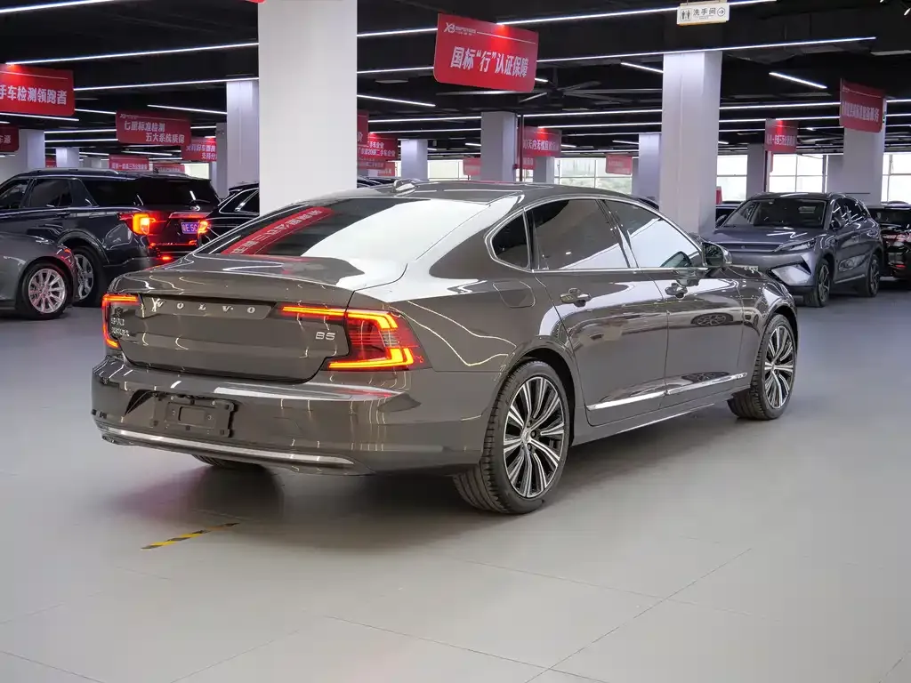 Volvo S90 2024 из CN, фото 5