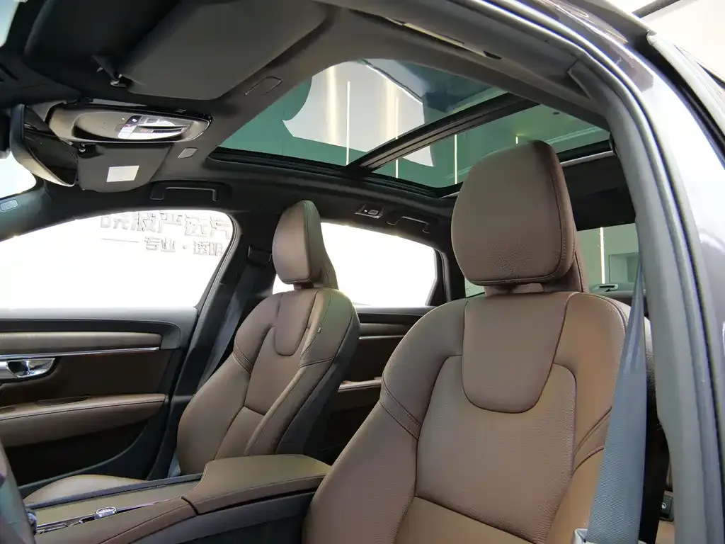 Volvo S90 2024 из CN, фото 4