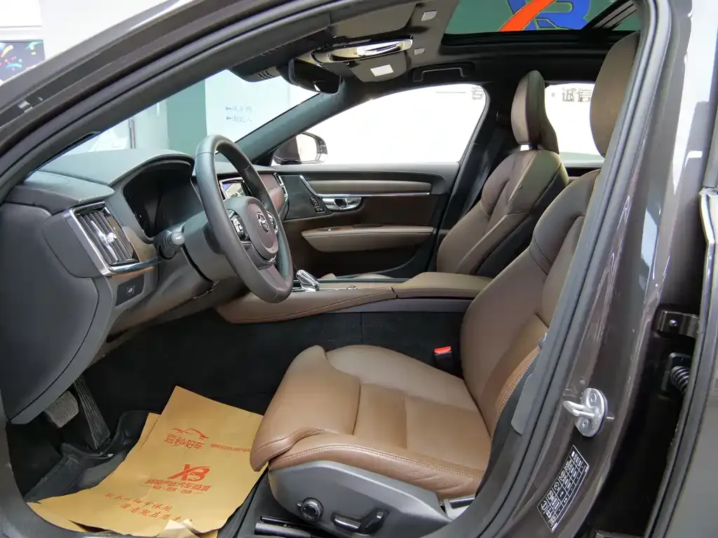 Volvo S90 2024 из CN, фото 8