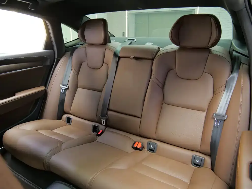 Volvo S90 2024 из CN, фото 3