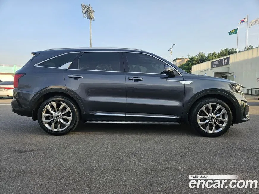 Kia Sorento — фото 9