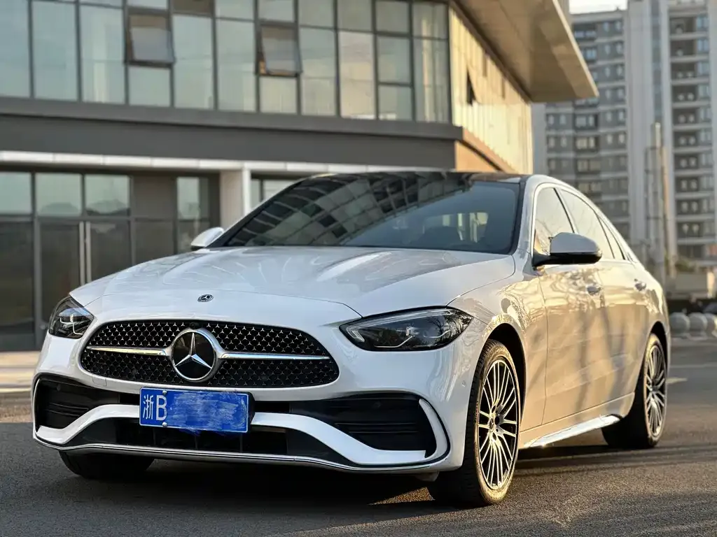 Mercedes-Benz C-Class — фото 1