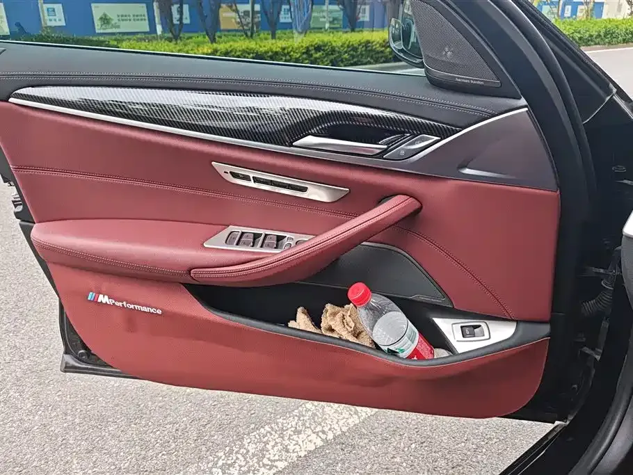 BMW 5 Series 2021 из CN, фото 6