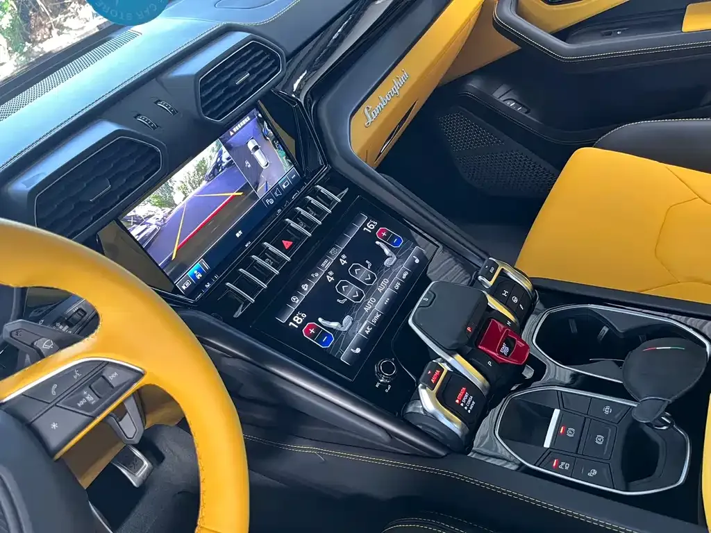 Lamborghini Urus — фото 7