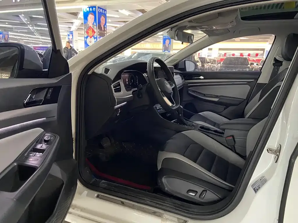 Volkswagen Bora 2022 из CN, фото 7