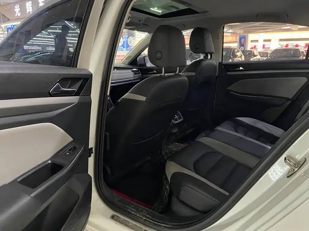 Volkswagen Bora 2022 из CN, фото 4