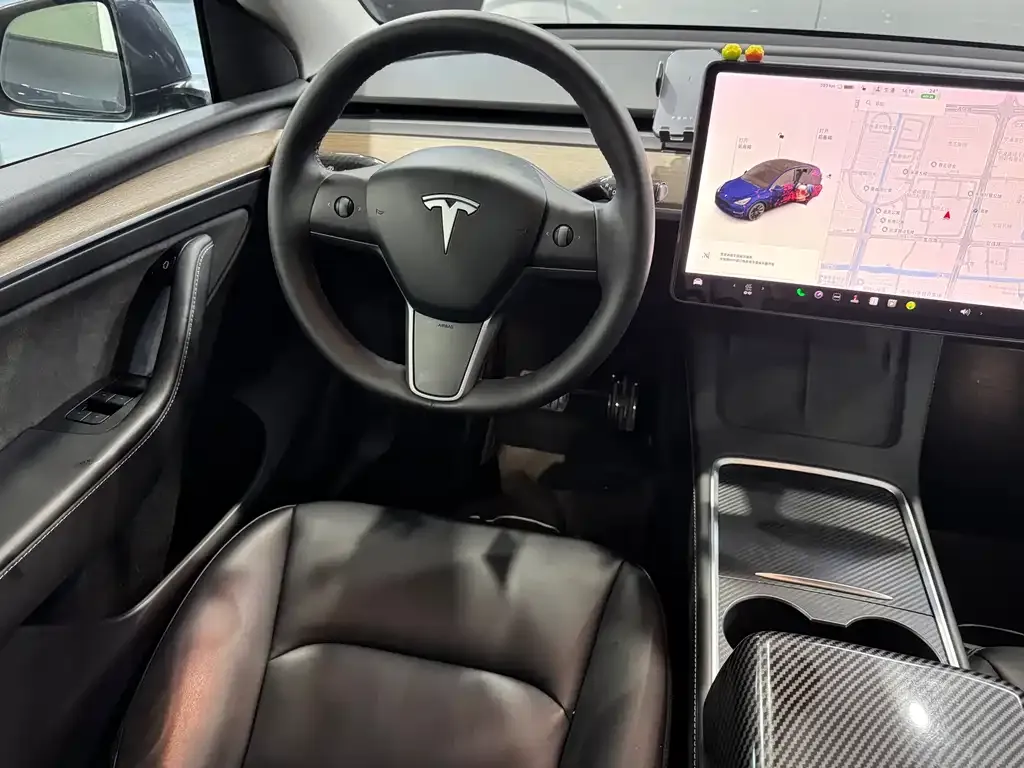 Tesla Model Y — фото 4