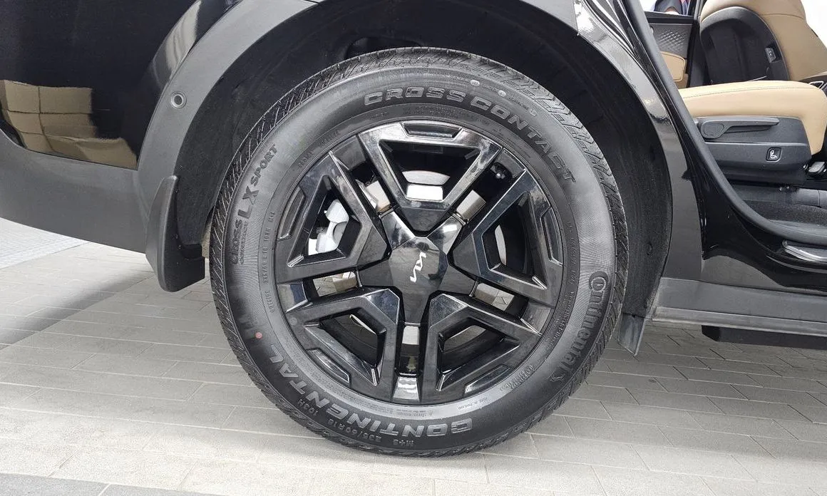 Kia Sorento — фото 10