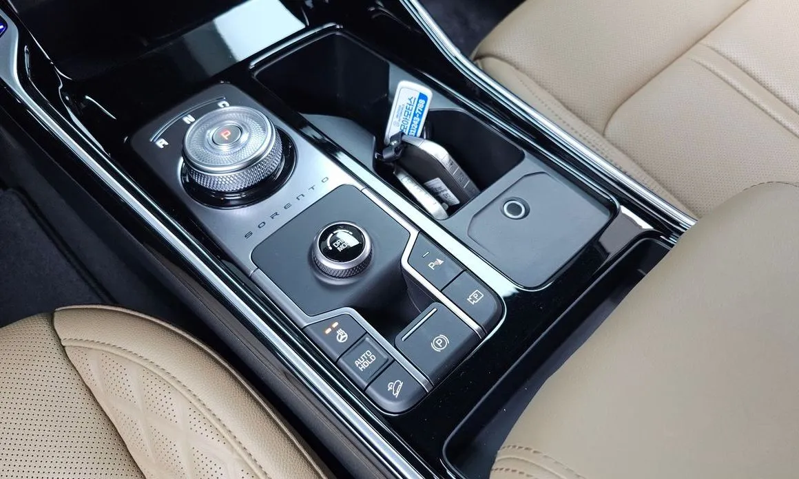 Kia Sorento — фото 8