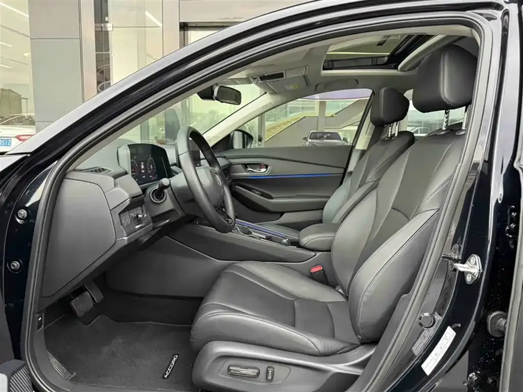Honda Accord — фото 10