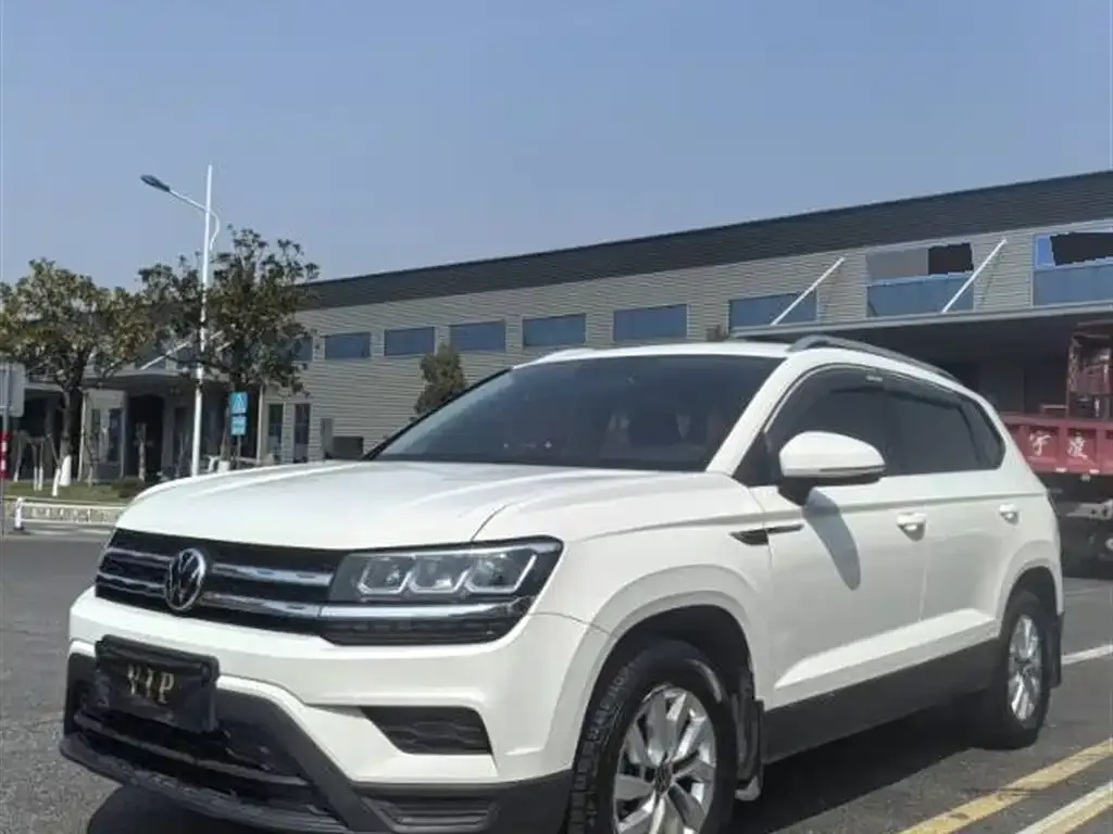 Volkswagen Tharu