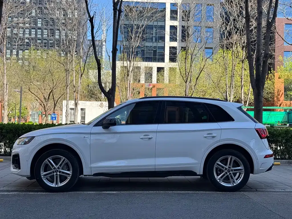 Audi Q5L 2022 из CN, фото 9