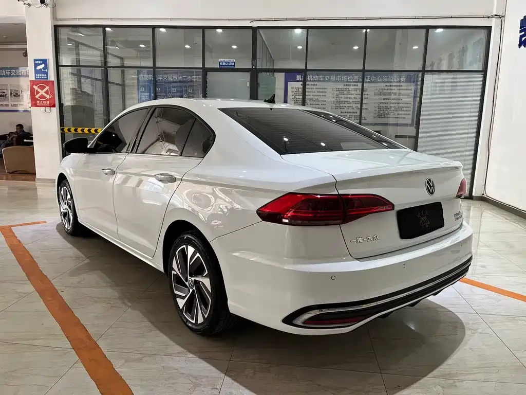 Volkswagen Bora 2023 из CN, фото 3