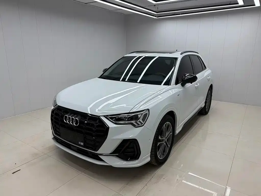 Audi Q3 — фото 1