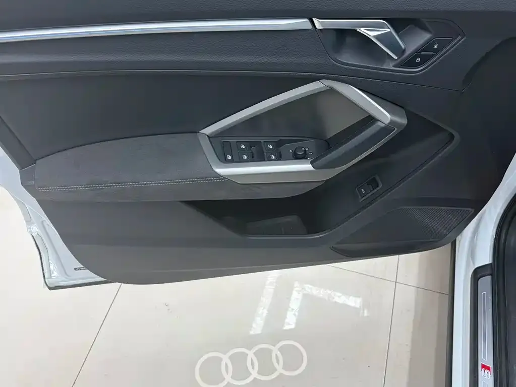 Audi Q3 — фото 4