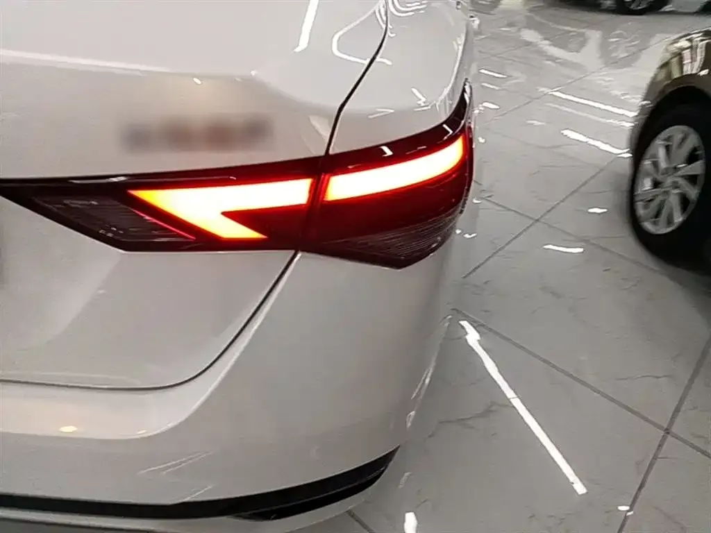 Nissan Sylphy 2023 из CN, фото 2
