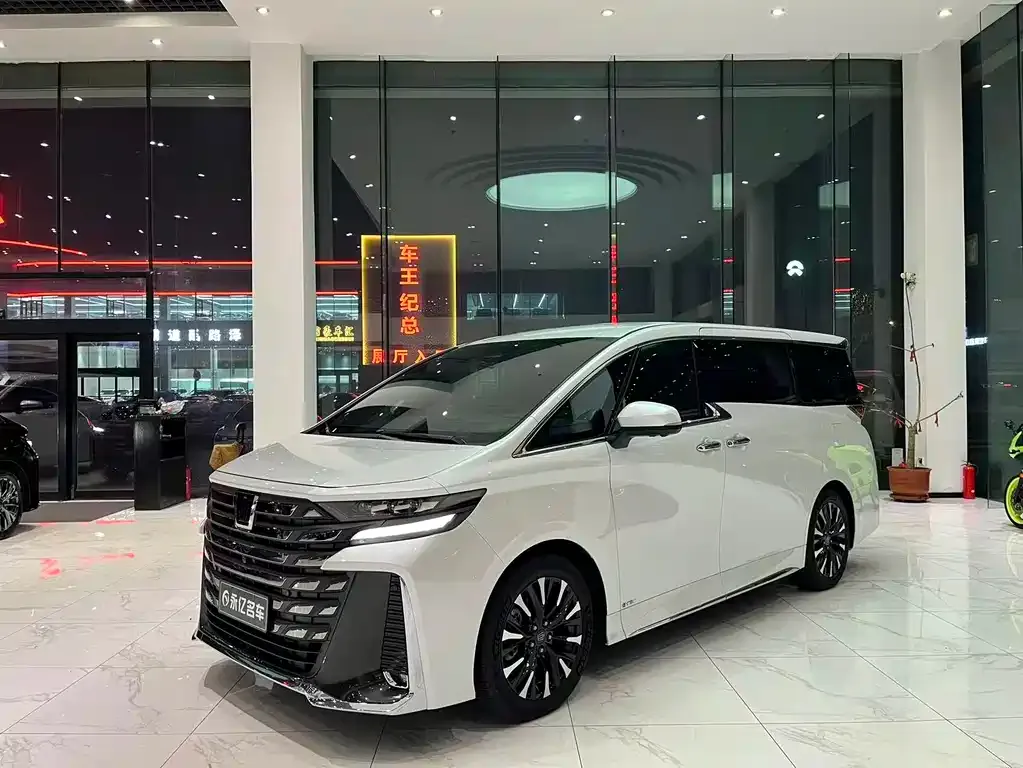 Toyota Vellfire 2024 из CN, фото 1